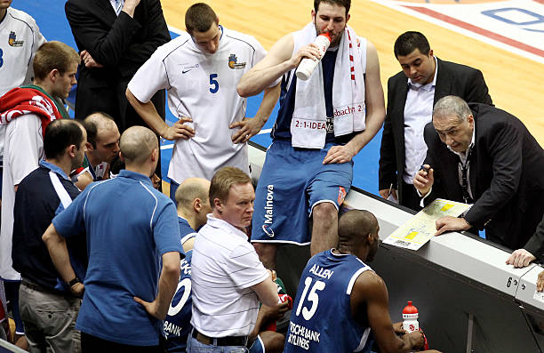 精准的扑救 精准的扑救